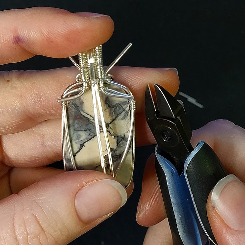 Jennifer Brooks's Snowy Road Pendant - Finishing Up, Classic Wire Jewelry, Wire Wrapping, Wrapping, Wire Wrapping Jewelry, Weaving, Wire Weaving, Weaving Wire, snowy road pendant